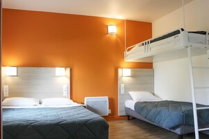 Escritorio, cortinas blackout, wifi gratis y ropa de cama 
