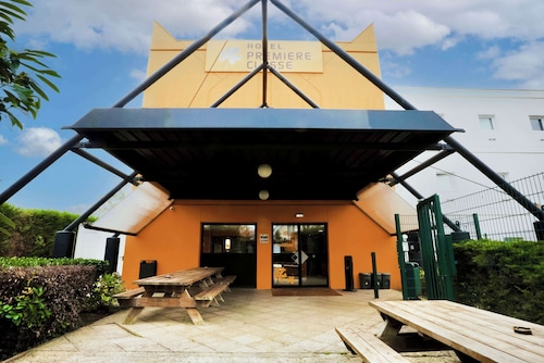 Premiere Classe Plaisir - Gatines