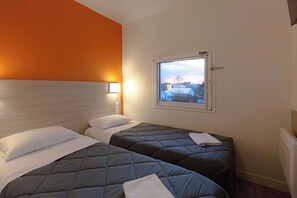 Bureau, rideaux occultants, Wi-Fi gratuit, draps fournis