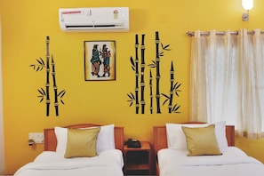 Habitación estándar con 1 cama matrimonial o 2 individuales, 1 habitación, baño privado | Escritorio y wifi gratis