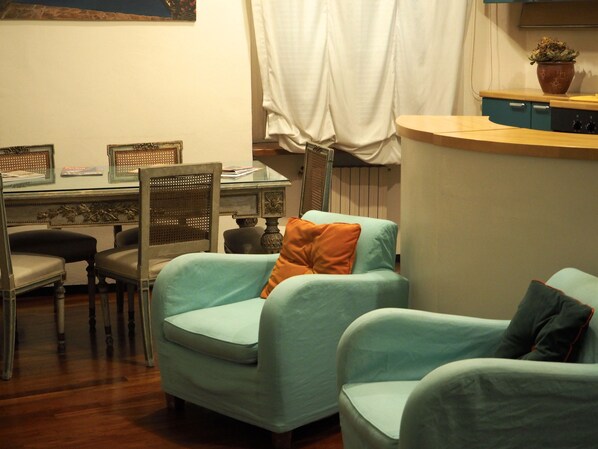 Executive Apartment, 1 Bedroom | Living area