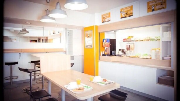Daily continental breakfast for a fee - Premiere Classe Angers Est - St Barthelemy D'Anjou (Saint-Barthelemy-d'Anjou)