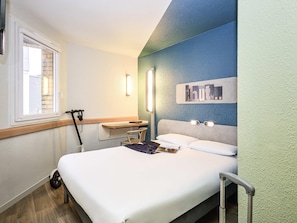 Doppelzimmer | Schreibtisch, kostenlose Babybetten, kostenloses WLAN, Bettwäsche
