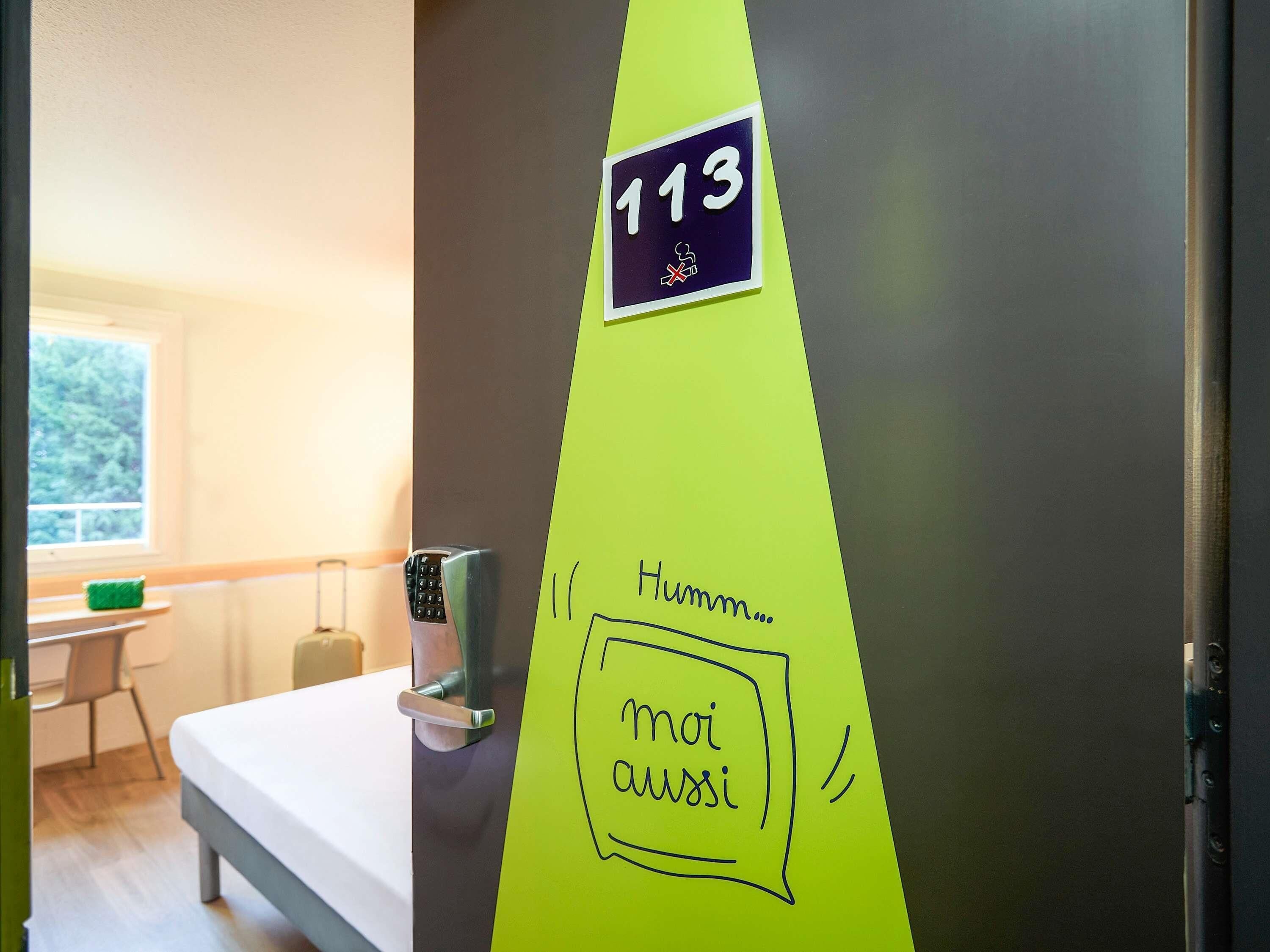 Desk, free cribs/infant beds, free WiFi, bed sheets