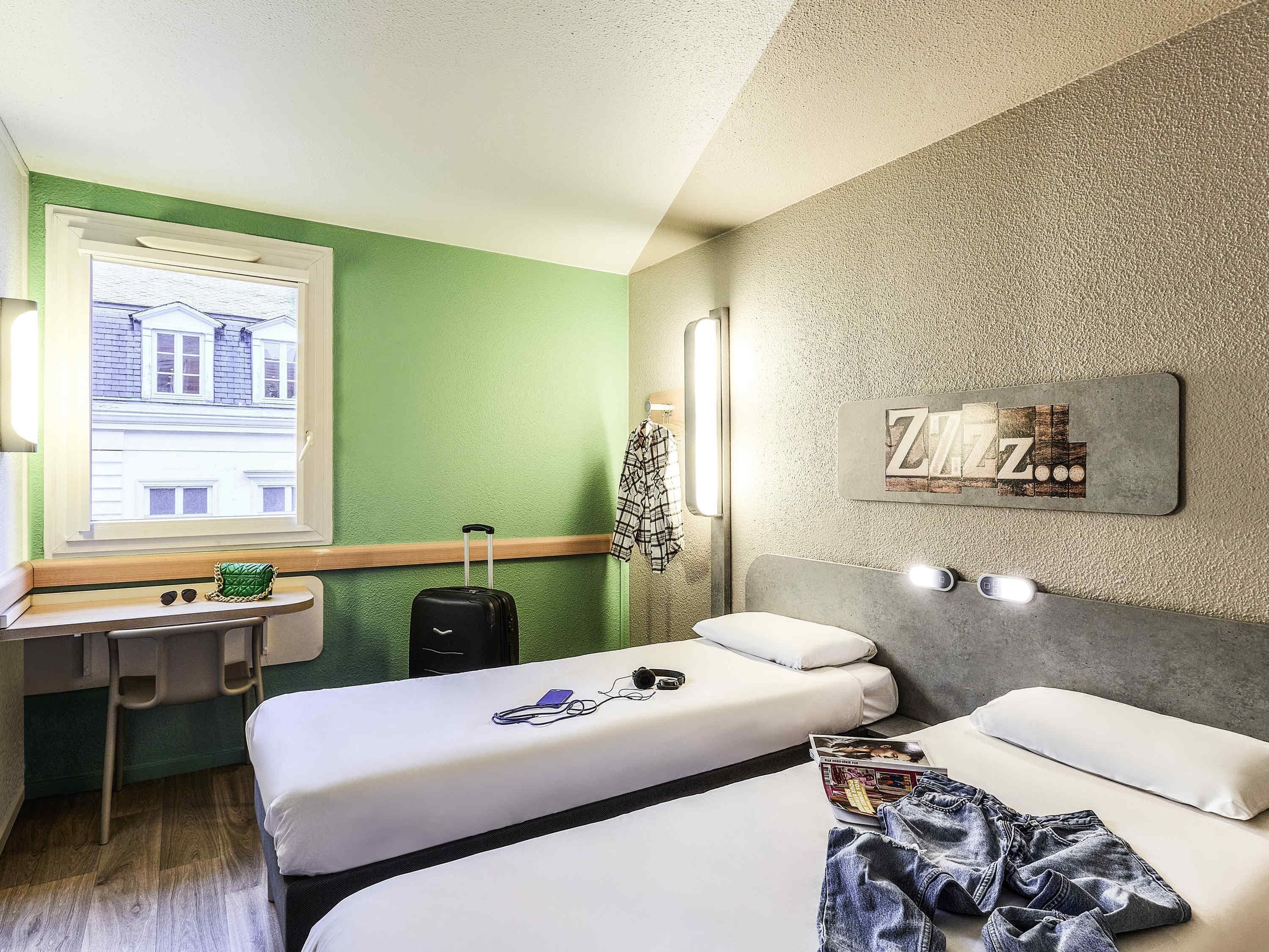 Twin Room, 2 Twin Beds | Desk, free cribs/infant beds, free WiFi, bed sheets