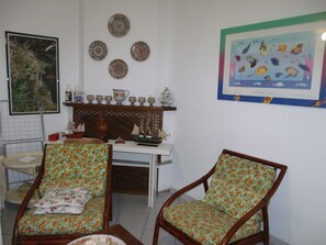 Apartment, 2 Bedrooms | Living area