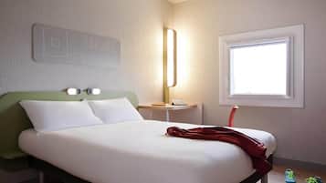Chambre Double | Literie de qualité supérieure, bureau, rideaux occultants