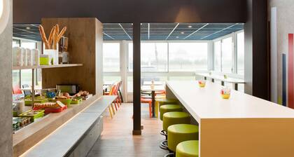 ibis budget Pontault Combault RN4 Marne la Vallée