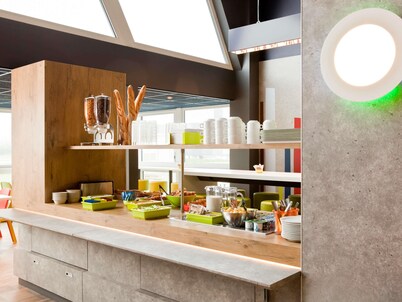 ibis budget Pontault Combault RN4 Marne la Vallée