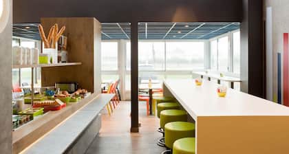 ibis budget Pontault Combault RN4 Marne la Vallée