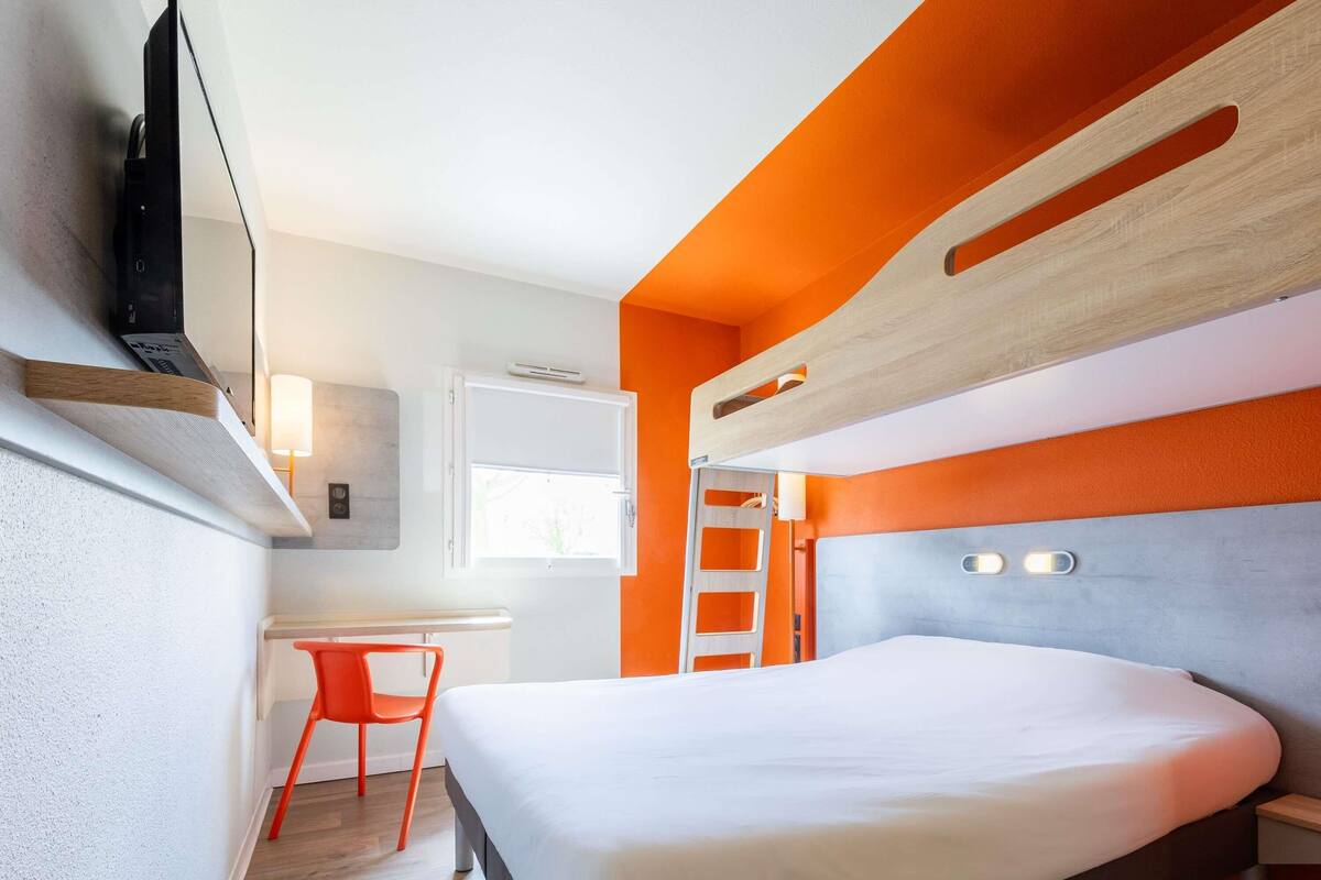 Triple Room, Multiple Beds