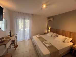 Standard Room (2 Adults) - CAELI PAROS by Kostas and Ioanna Studios (Paros)