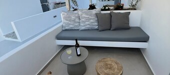 CAELI PAROS by Kostas and Ioanna Studios