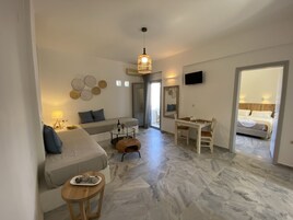 Deluxe Apartment | Living area