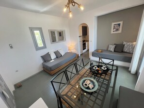 Family Apartment, 1 Bedroom, Sea View | Living area