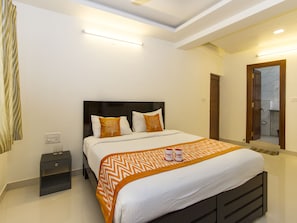 Standard Double or Twin Room, Private Bathroom | In-room safe, desk, bed sheets