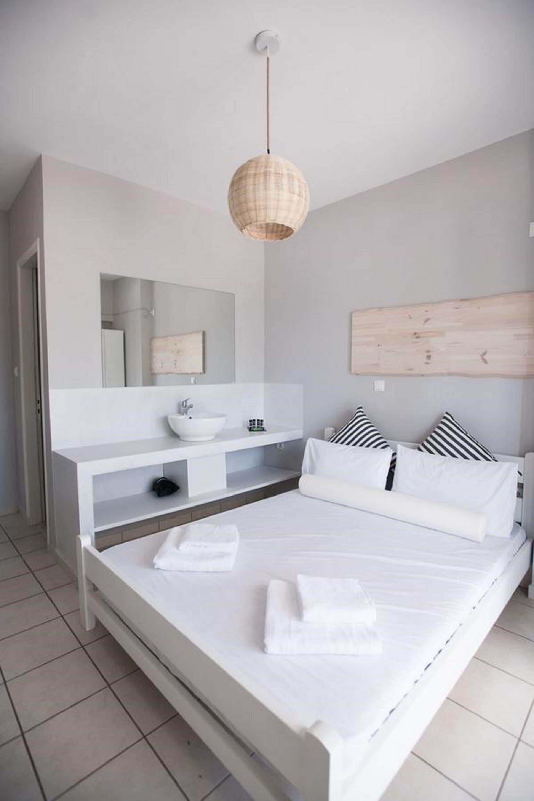 Cunas gratuitas, wifi gratis y ropa de cama 