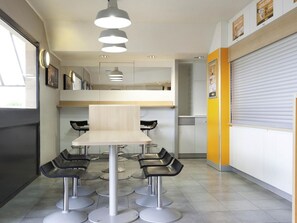 Coin salon dans le hall