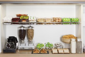 Tägliches Frühstücksbuffet gegen Gebühr