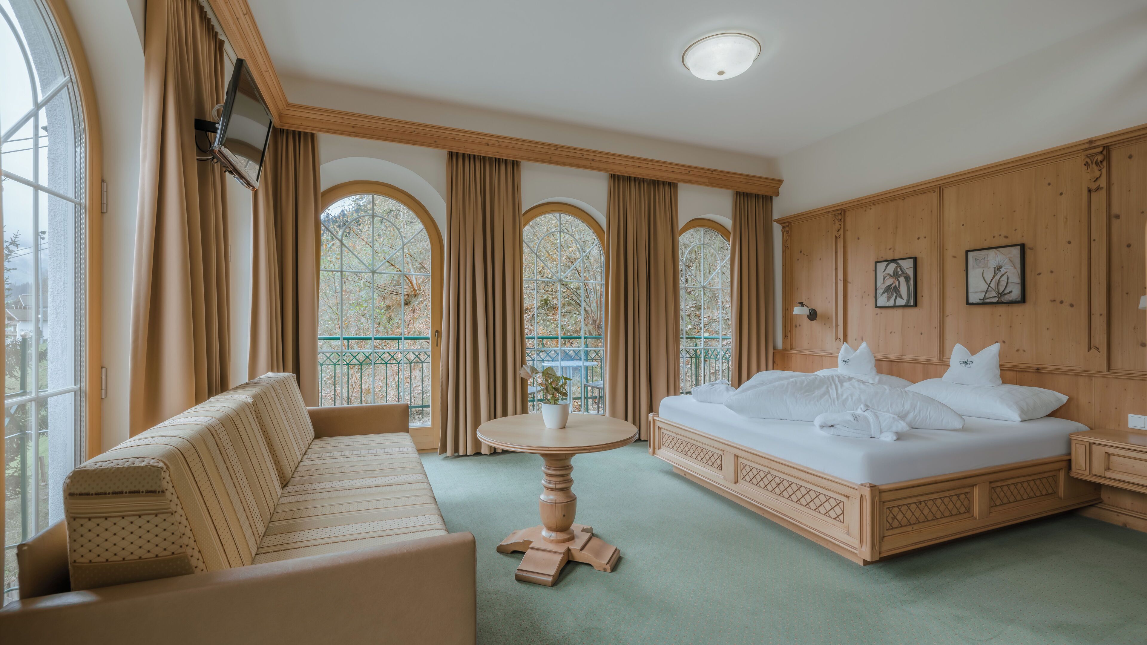 panoramic suite, sauna | 1 bedroom, premium bedding, memory-foam beds, minibar
