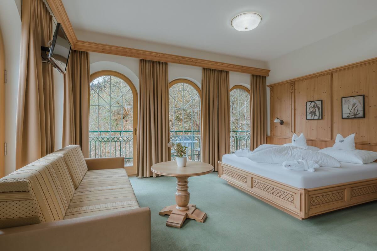 panoramic suite, sauna | 1 bedroom, premium bedding, memory-foam beds, minibar