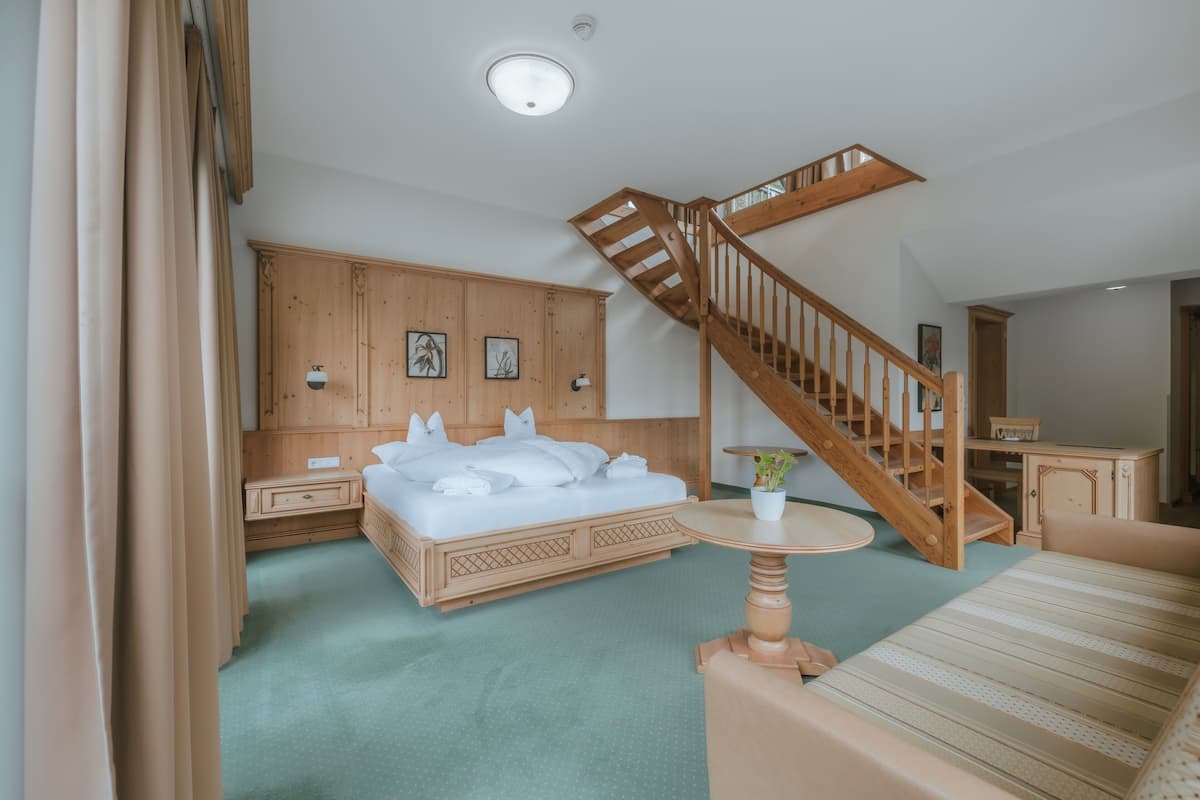 Panorama-suite - sauna | 1 soveværelse, premium-sengetøj, senge med madrasser af memory foam
