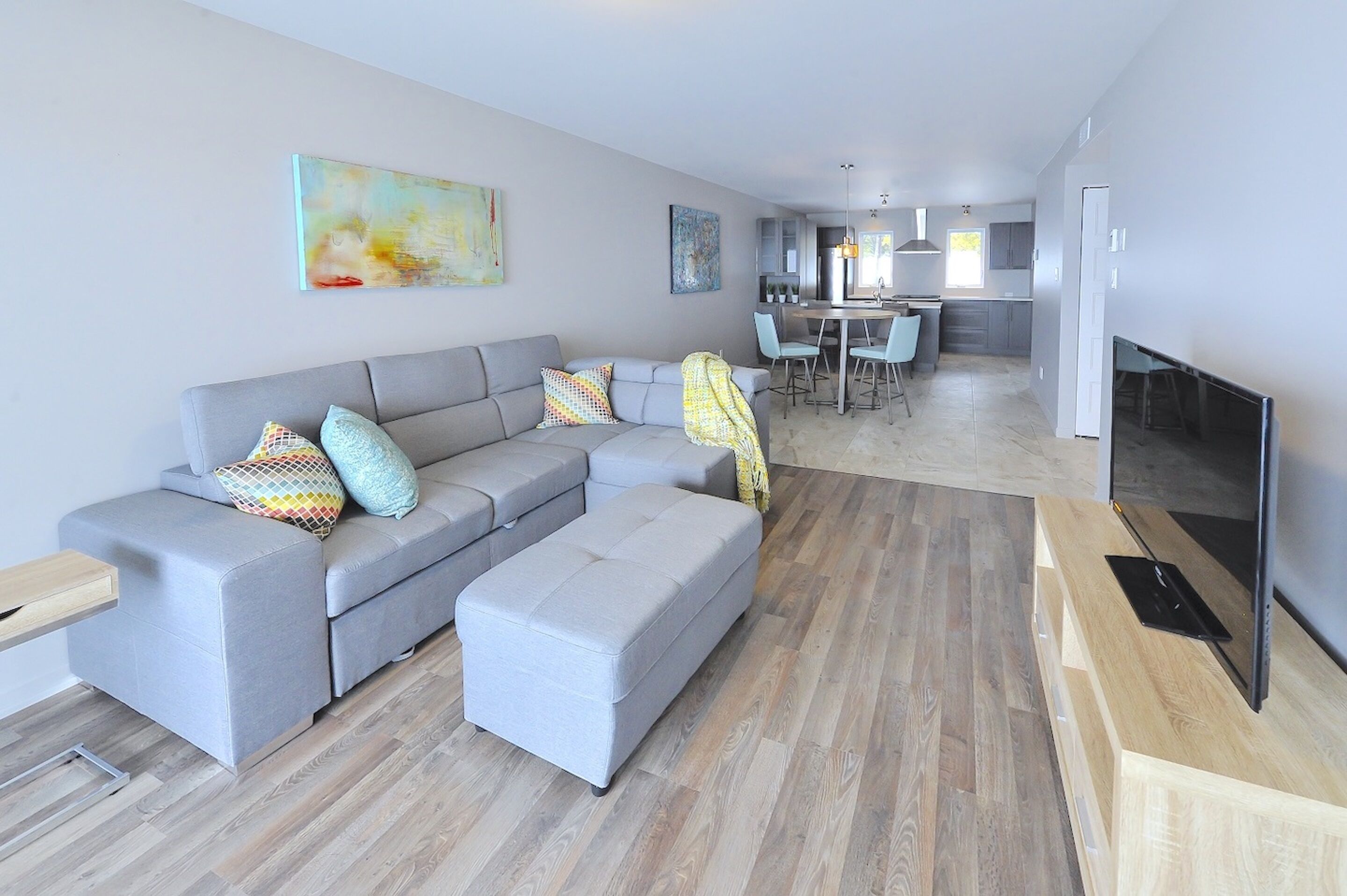 premium condo, 2 bedrooms, lake view | living area | 32-inch tv with cable channels