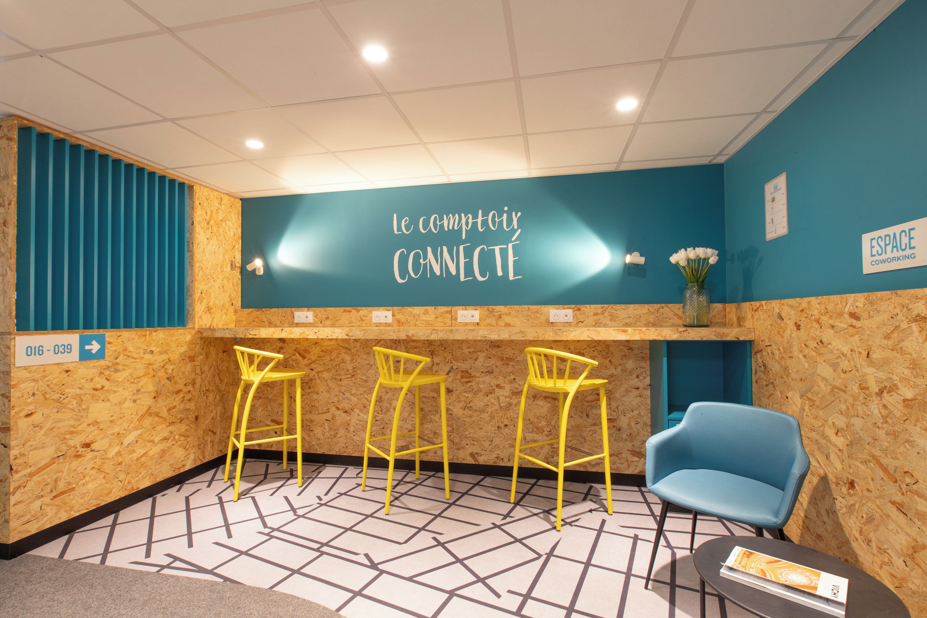 Coin salon dans le hall