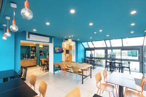 Daily buffet breakfast (EUR 9.90 per person)