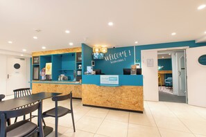 Reception - Kyriad ECO - Dijon Sud Chenove (Chenove)