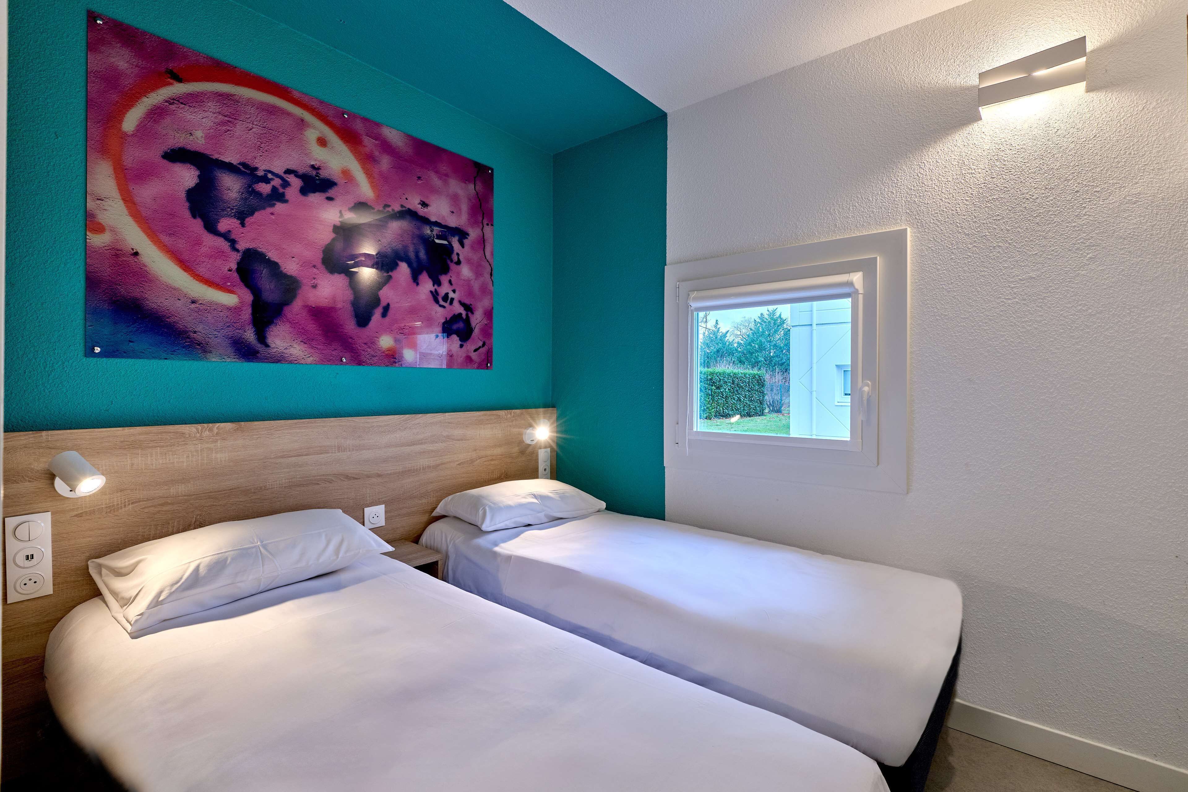 Standard Room, 2 Twin Beds | Premium bedding, desk, free WiFi, bed sheets
