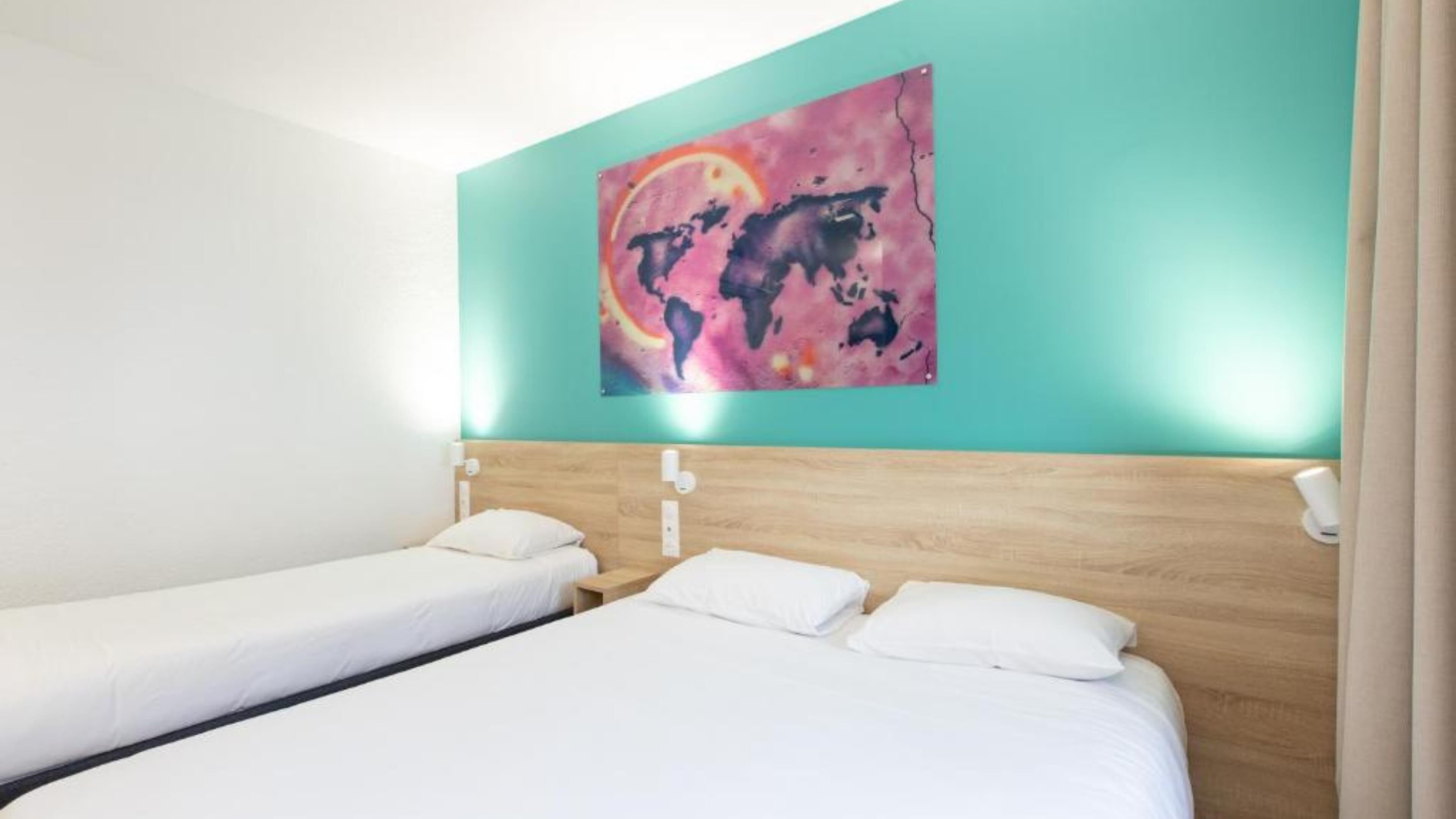 ห้องพัก, หลายเตียง | เครื่องนอนระดับพรีเมียม, โต๊ะทำงาน, Wi-Fi ฟรี, ผ้าปูที่นอน