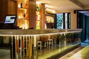 Bar (en la propiedad)