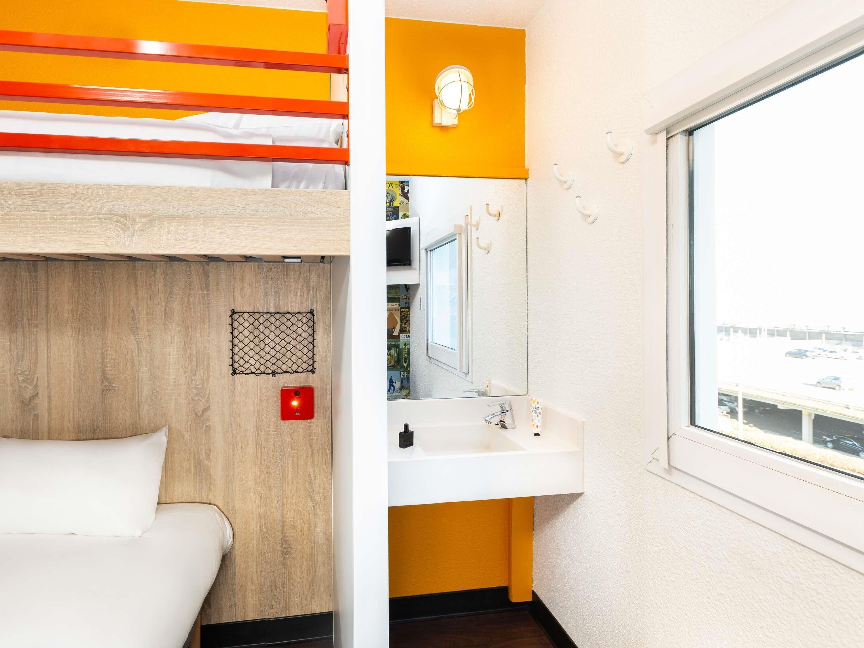 Room, 3 Single Beds (Break) | Premium bedding, individually decorated, individually furnished, desk
