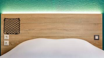 Room, 1 Double Bed, Private Bathroom (Cabrio) | Desk, free cribs/infant beds, free WiFi, bed sheets