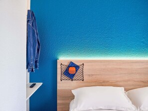 Habitación, 1 cama matrimonial, baño privado (Cabrio) | Escritorio, cunas gratuitas, wifi gratis y ropa de cama 