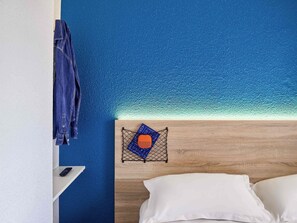 Habitación, 1 cama doble, baño privado (Cabrio) | Escritorio, cunas gratuitas, wifi gratis y ropa de cama