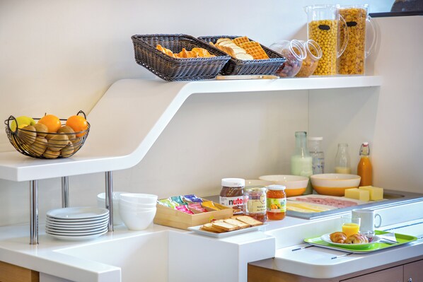 Dagelijks ontbijtbuffet (EUR 8.50 per persoon)