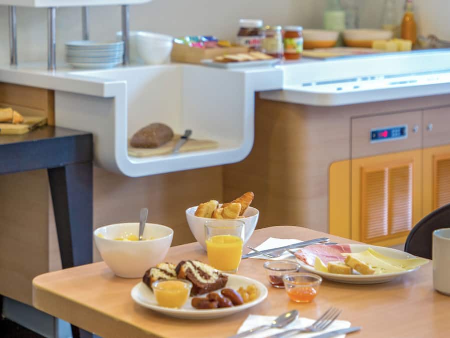 Desayuno buffet todos los días (con cargo)