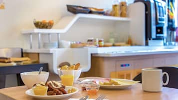 Daily buffet breakfast (EUR 8.50 per person)