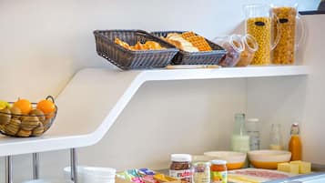 TĂ€gliches FrĂŒhstĂŒcksbuffet (8.50 EUR pro Person)