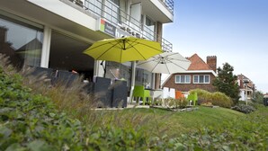 Terrace/patio - Hotel Maxim (De Panne)
