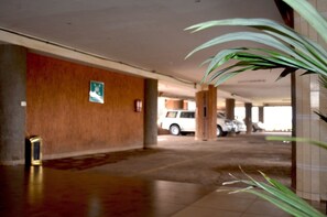Parking gratuit, parking avec voiturier