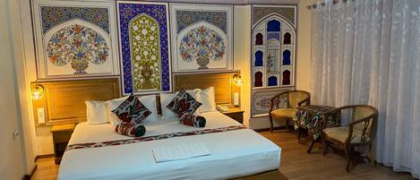 Premium bedding, in-room safe, desk, blackout drapes