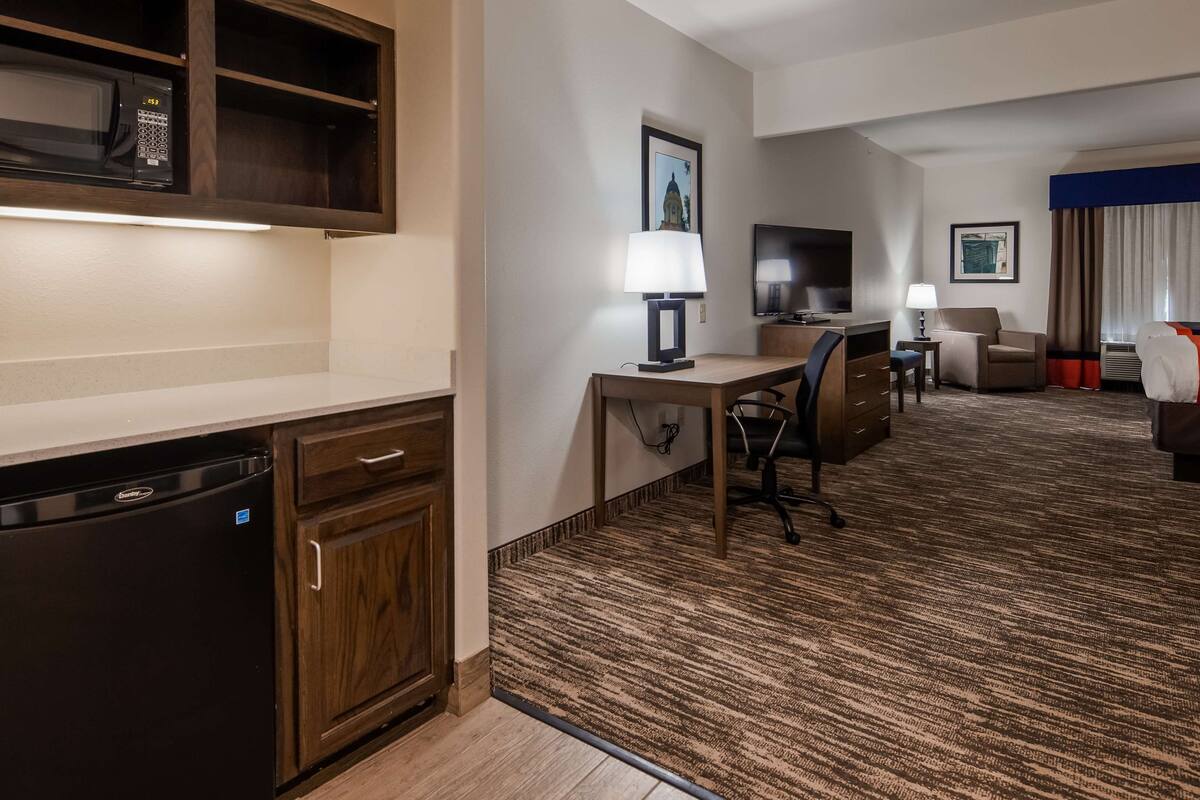 desk, iron/ironing board, free cots/infant beds, free rollaway beds