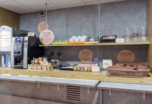 Frukostbuffé varje dag mot avgift