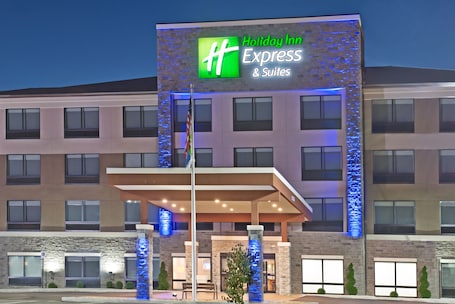 Exterior. Holiday Inn Express & Suites Uniontown by IHG