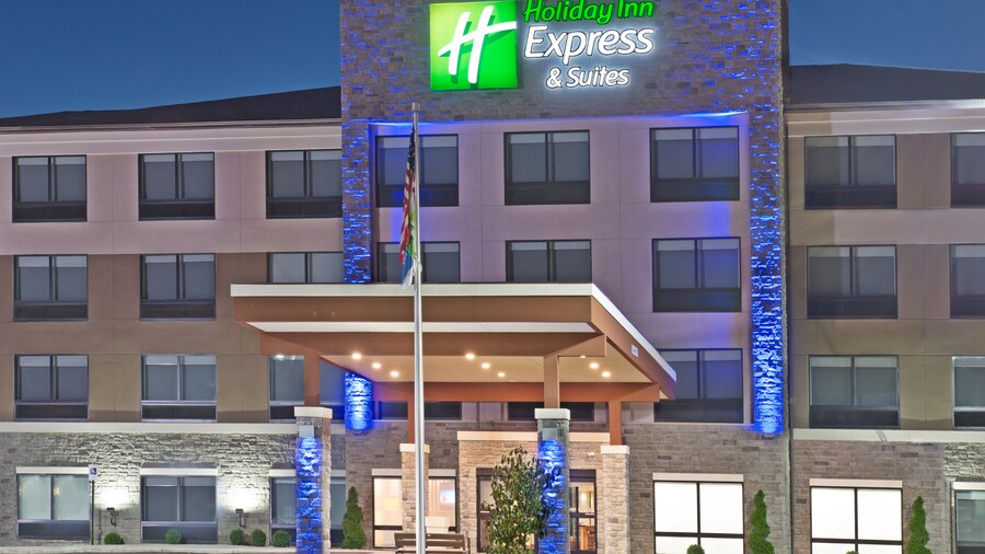 Holiday Inn Express & Suites Uniontown by IHG