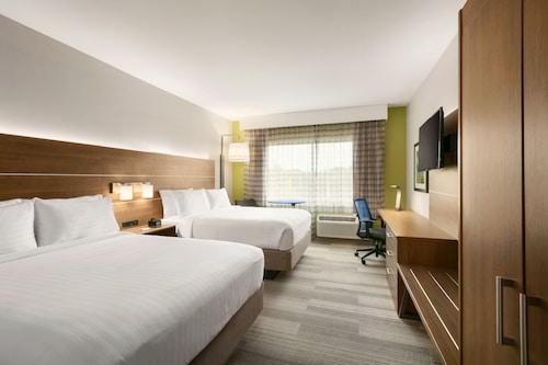 Holiday Inn Express & Suites Salisbury by IHG