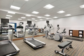 A gym with treadmills, elliptical machines, and weight machines. - Holiday Inn Express & Suites Salisbury by IHG (Salisbury)
